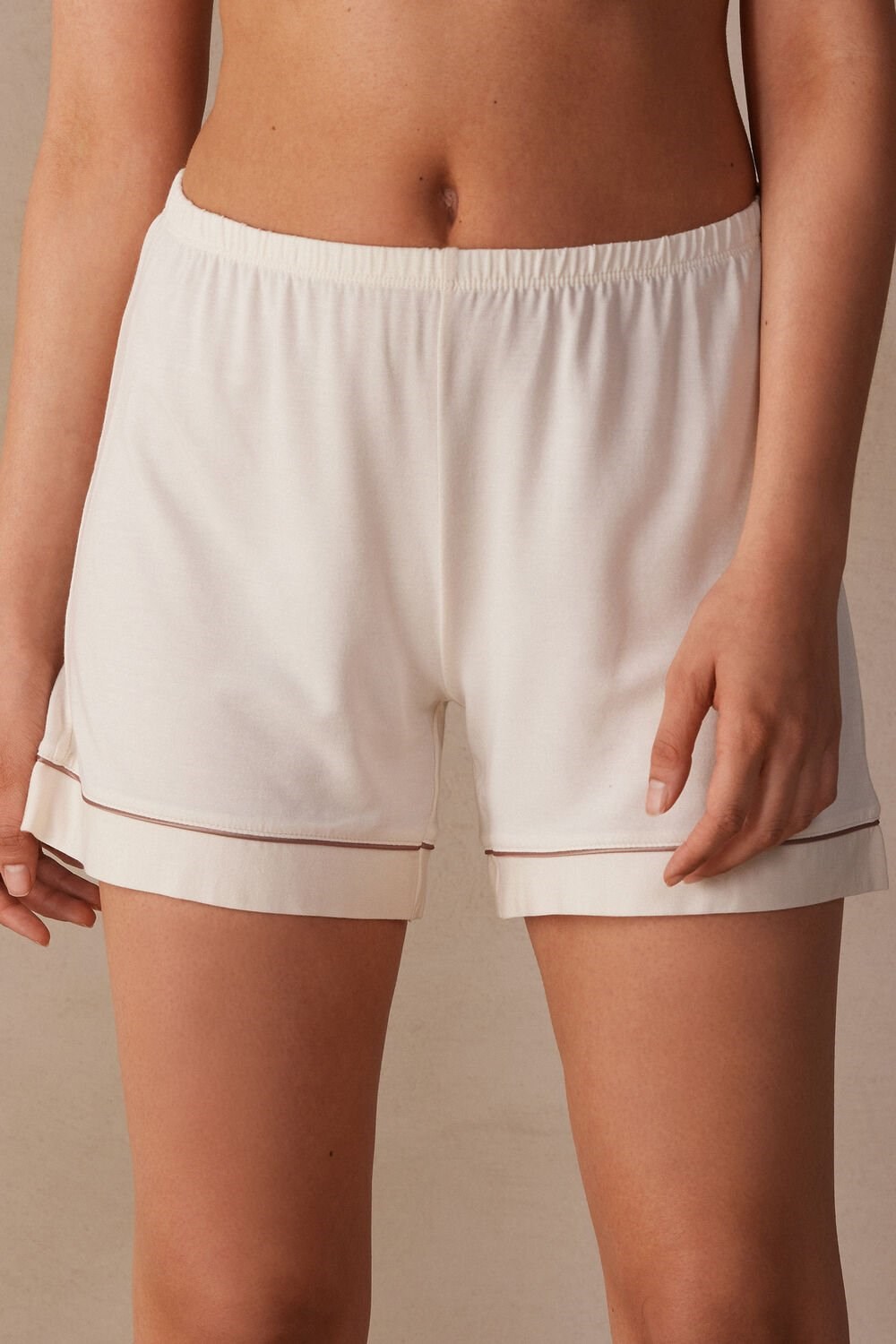 Intimissimi Modal Shorts with Contrast Trim Natural - 612i - Vanilla Ivory | 6875342-GE